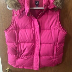 GAP Vibrant Pink puffer vest with faux fur around hood